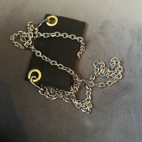 🔥NWOT Insert for wallet with silver chain🔥 - Picture 2 of 2